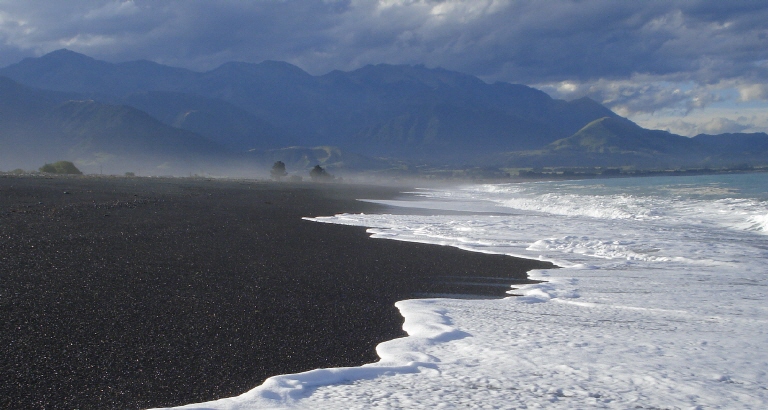 NZ Strand schwarzer Sand